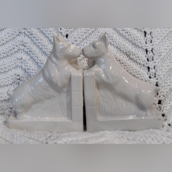 Scottish Terrier White Porcelain Bookends Japan K Symbol 4 5/8"  Tall Dog - Picture 1 of 5